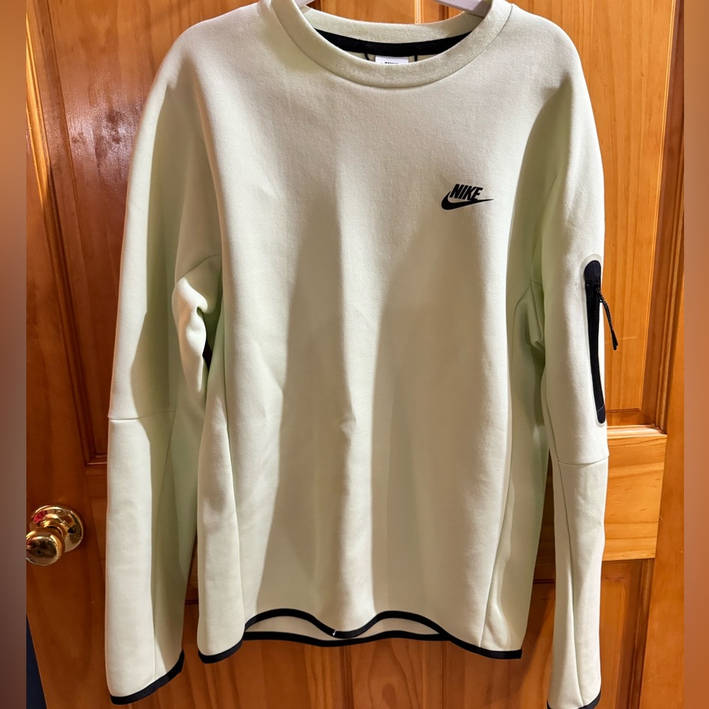Nike Tech Light Green Crew Neck